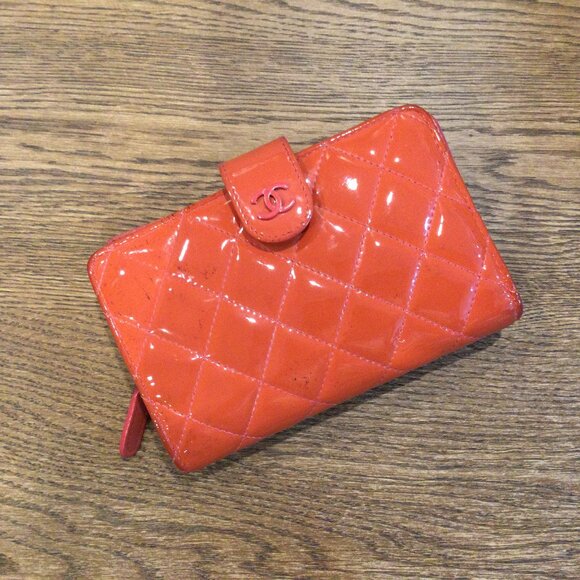 Chanel Patent Quilted Zip Pocket Wallet Coral - Picture 6 of 14